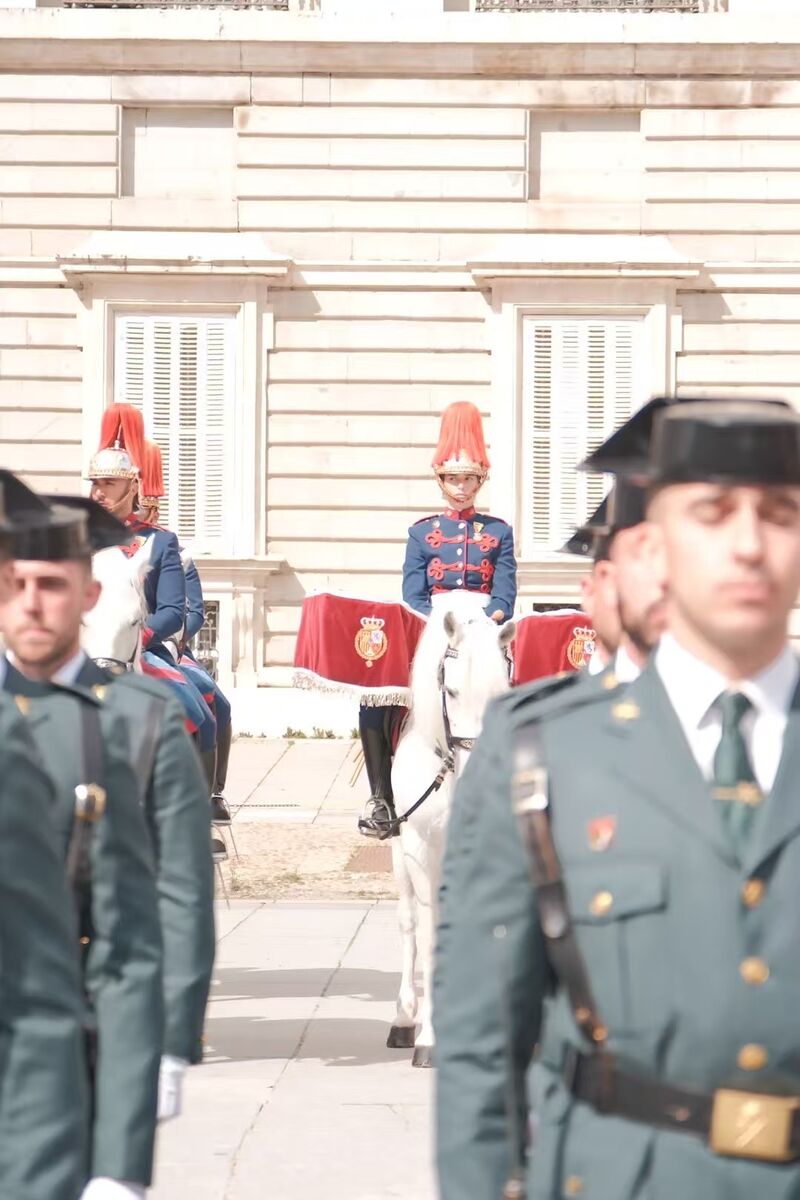 Eiffel Tower (night)