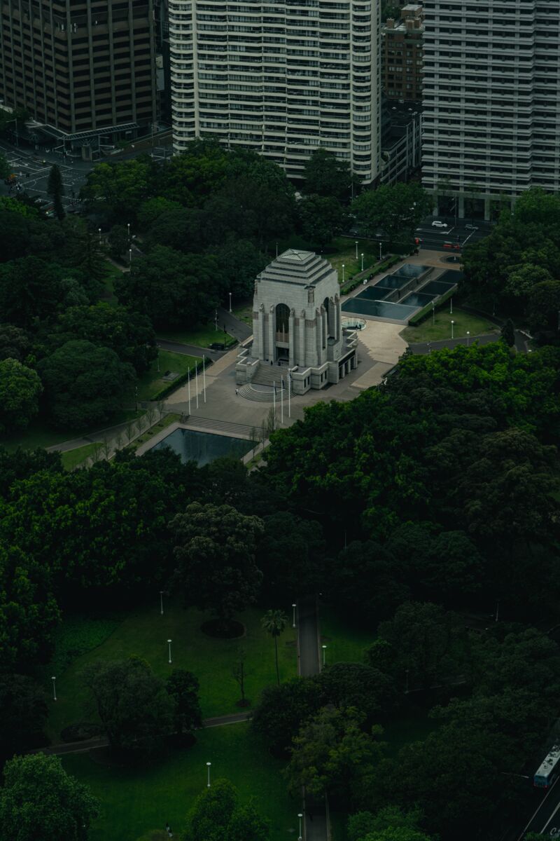 Eiffel Tower (daytime)